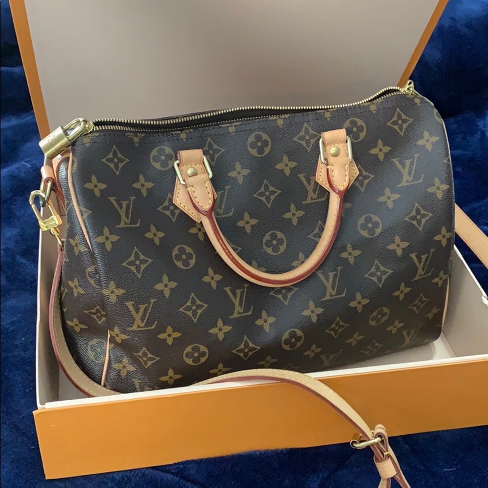 Louis Vuitton cross body bag